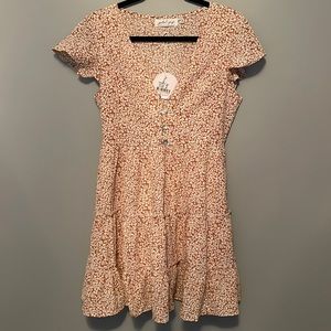 NWT, new with tags —- tan print leaves dress, short sleeve